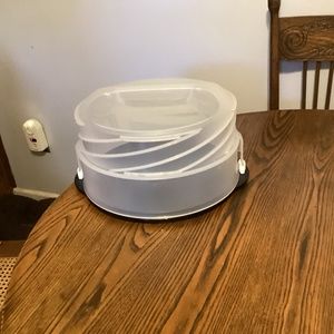 Tupperware Collapsable cake taker